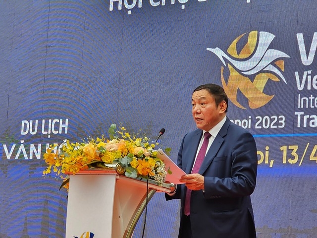 越南文化体育与旅游部部长阮文雄在开幕式上致辞。 越南文化体育与旅游部部长阮文雄在开幕式上致辞。