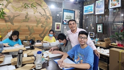 为残疾人创造更多就业机会