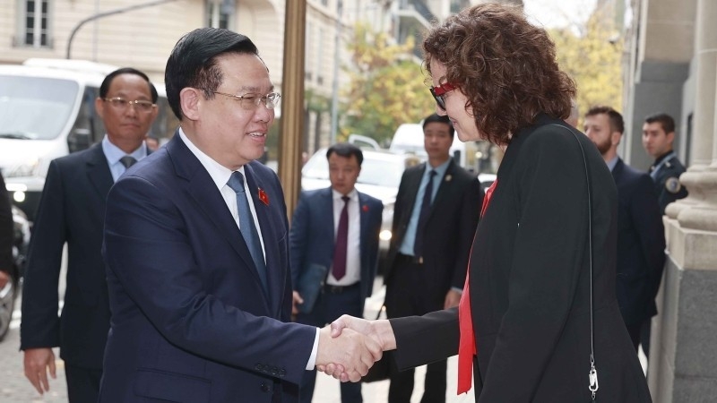 越南国会主席王廷惠出席越阿企业论坛。 越南国会主席王廷惠出席越阿企业论坛。