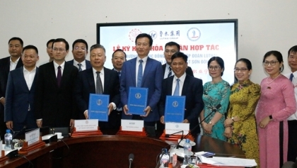 同塔大学与鲁泰集团、山东科技职业培训学院签署合作协议