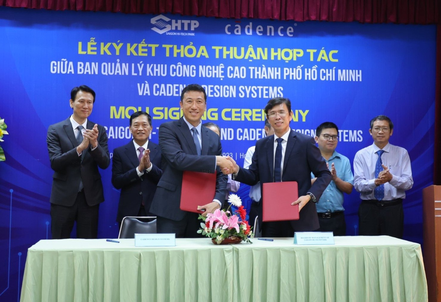 胡志明市高科技园区与美国楷登电子签署合作备忘录。 胡志明市高科技园区与美国楷登电子签署合作备忘录。