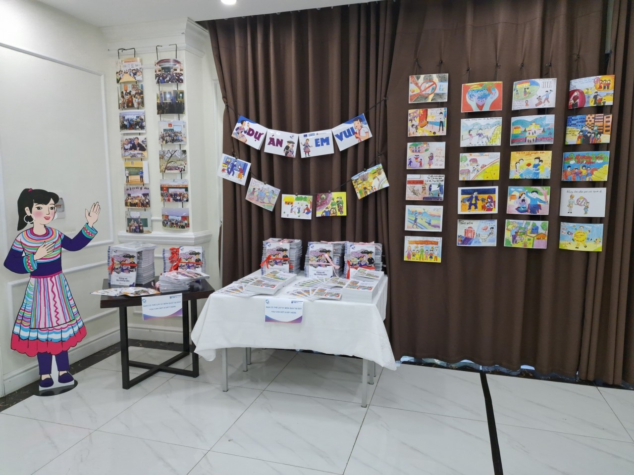 漫画产品传达信息，帮助少数民族青少年提高认识。儿童欢心项目旨在建立一个数字空间，让 10 至 24 岁的少数民族青少年可以参与其中，以获取知识和技能并获得支持服务，以防止童婚和人口贩卖。