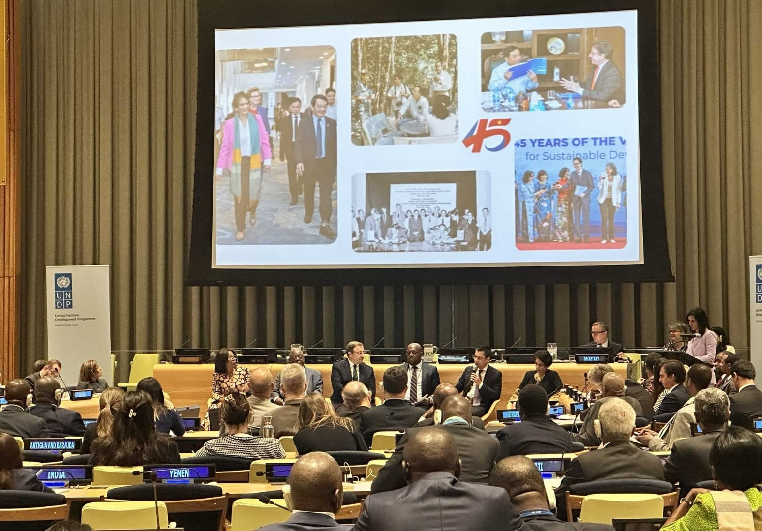 联合国开发计划署在美国纽约联合国总部举行对话会。