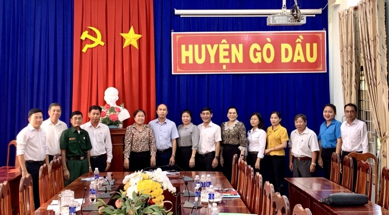 县越柬友好分会执行委员会亮相 县越柬友好分会执行委员会亮相