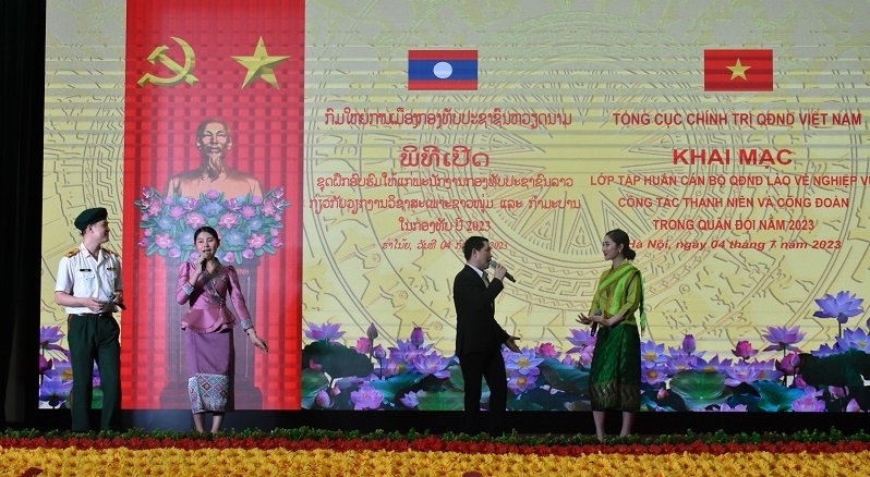 继续为老挝人民军干部开设业务培训班 继续为老挝人民军干部开设业务培训班