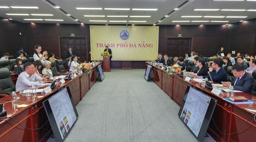 研讨会场景。 研讨会场景。
