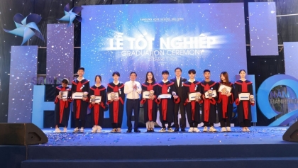 为北宁省2000名贫困学生开展免费生活技能培训活动