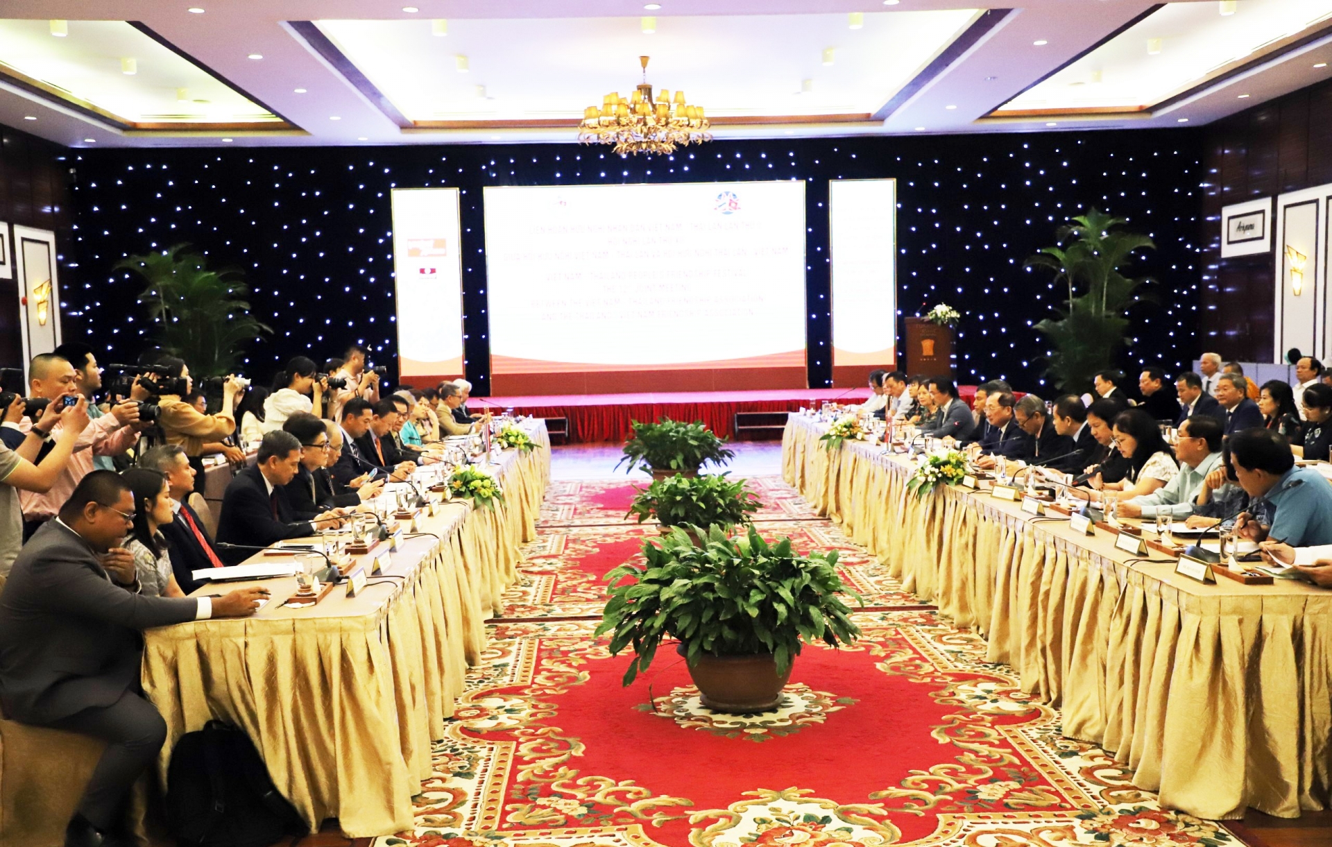 越泰友好协会和泰越友好协会第十二次执委会会议。（图：阮海）
