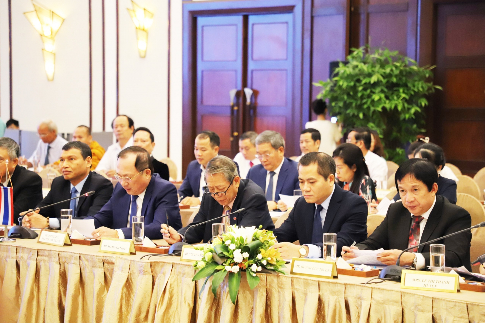 参与会议的越泰友好协会代表团。（图：阮海）