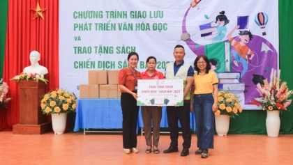 GNI为河江学生赠送5000本培养阅读文化的书籍