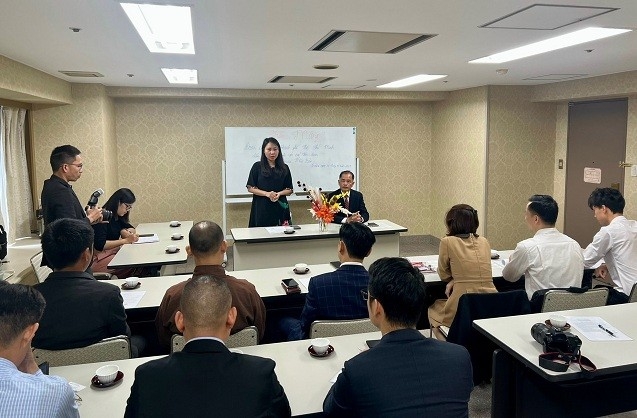 代表团会见关西地区越南人协会。(图:组委会) 代表团会见关西地区越南人协会。(图:组委会)