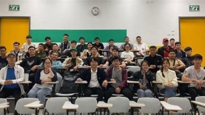 在以色列的越南修业生克服困难