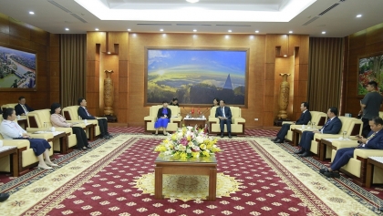 越南老街省人民委员会与中国云南省红河哈尼族彝族自治州人民政府举行会谈