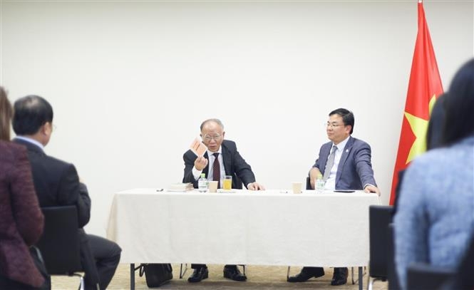 毕生致力于研究和弘扬胡志明主席思想的资深专家、原中央理论委员会委员黄志宝教授担任讲座主讲人。