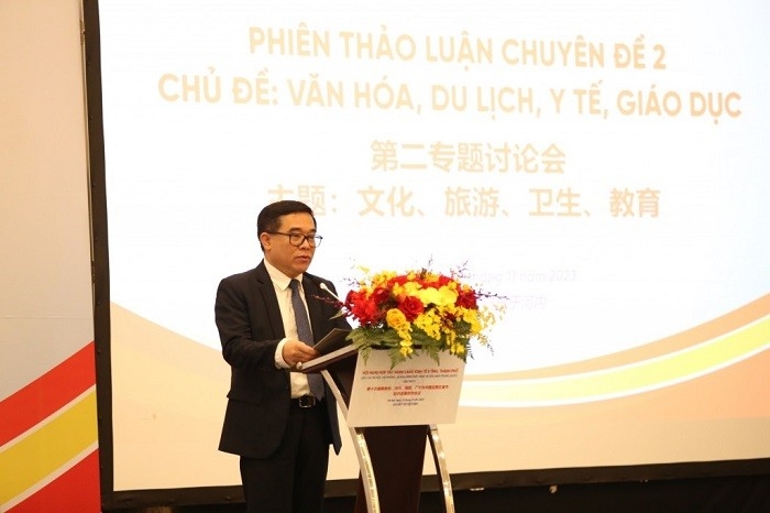 河内市文化与体育厅厅长杜廷洪在讨论会上发言。