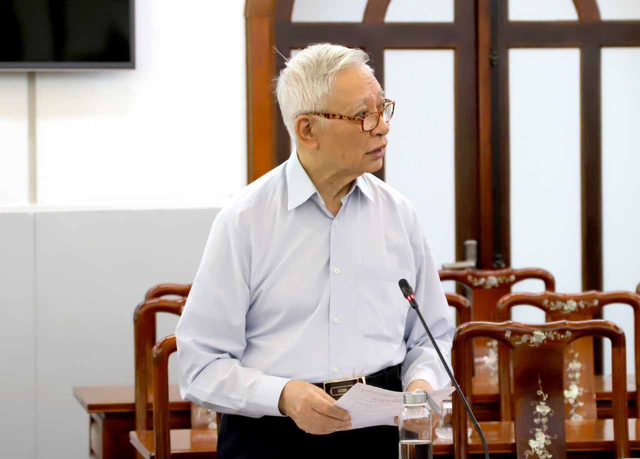 越南祖国阵线中央委员会理论工作中心原主任陈后副教授、博士。 越南祖国阵线中央委员会理论工作中心原主任陈后副教授、博士。
