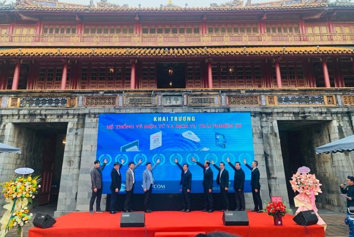 顺化古都遗迹保护中心在顺化大内区举行电子门票和虚拟现实体验服务正式开通仪式。 顺化古都遗迹保护中心在顺化大内区举行电子门票和虚拟现实体验服务正式开通仪式。