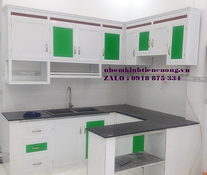 Top 3 loại tủ bếp nhôm kính được các bà nội trợ yêu thích Top 3 loại tủ bếp nhôm kính được các bà nội trợ yêu thích
