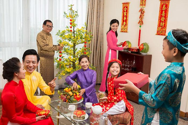 Tặng quà Tết cho bố mẹ - nét đẹp văn hóa của người Việt Tặng quà Tết cho bố mẹ - nét đẹp văn hóa của người Việt