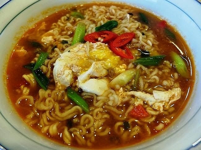 Ăn mì tôm nhiều có tốt không?