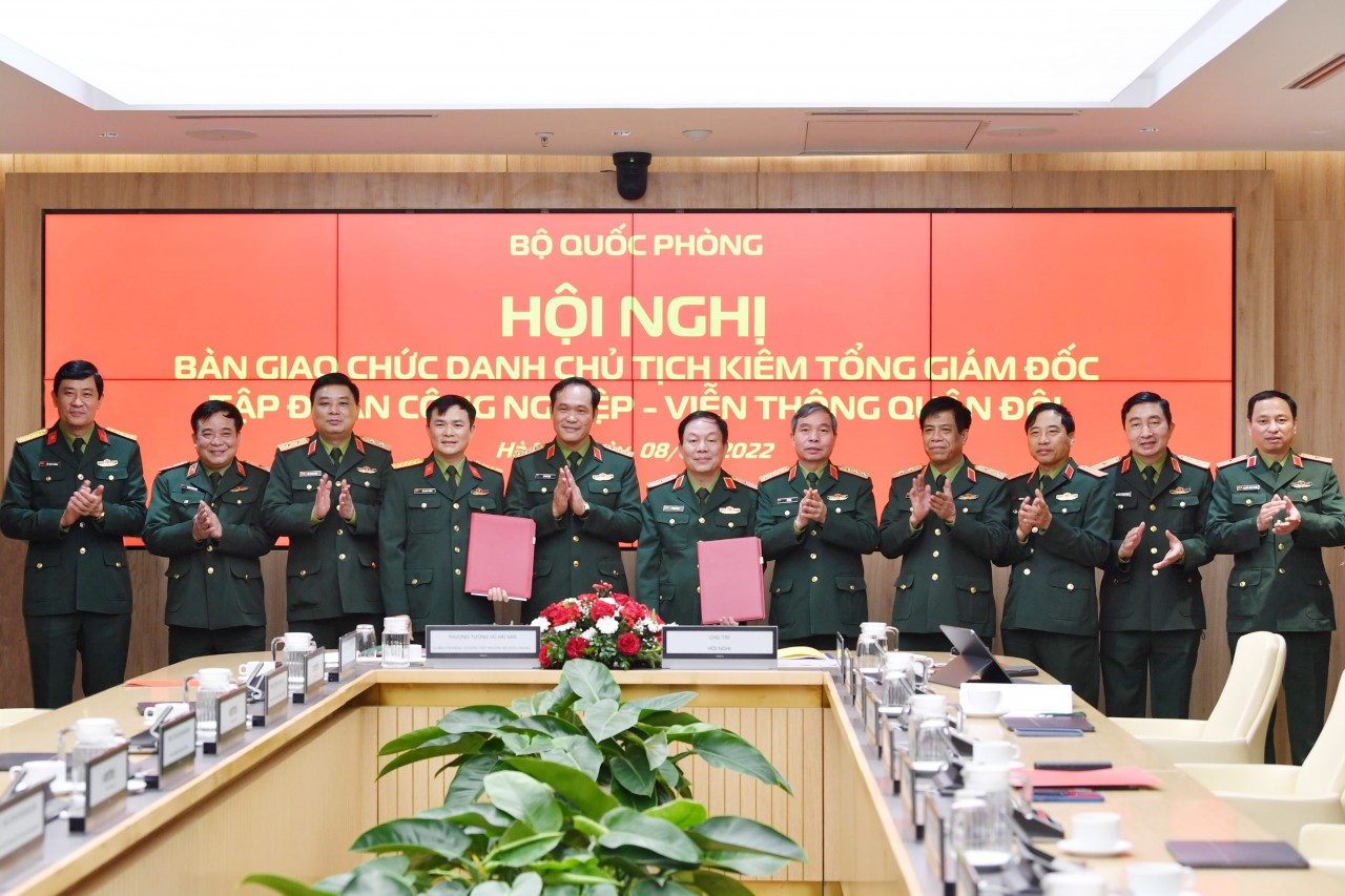 Viettel tổ chức lễ bàn giao chức danh Chủ tịch kiêm Tổng giám đốc Tập đoàn Viettel tổ chức lễ bàn giao chức danh Chủ tịch kiêm Tổng giám đốc Tập đoàn