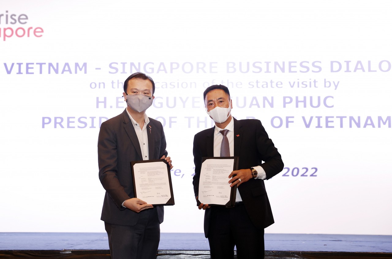 Lãnh đạo Tập đoàn T&T Group và lãnh đạo Tập đoàn YCH trao biên bản ghi nhớ hợp tác, triển khai Dự án Logistics tại Cần Giuộc, Long An. Lãnh đạo Tập đoàn T&T Group và lãnh đạo Tập đoàn YCH trao biên bản ghi nhớ hợp tác, triển khai Dự án Logistics tại Cần Giuộc, Long An.
