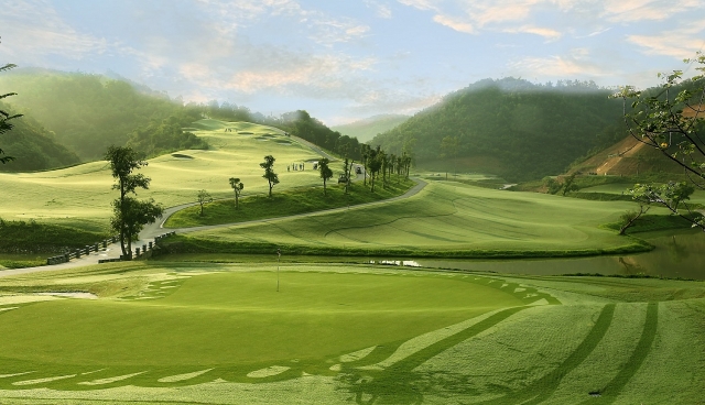 Mãn nhãn với sân golf có địa hình khó và đẹp bậc nhất Việt Nam. man nhan voi san golf co dia hinh kho va dep bac nhat viet nam