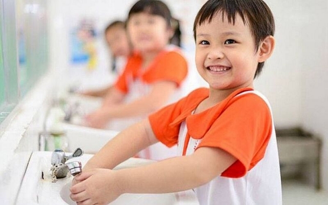 kieng 3 chan bao ve tre tho an toan truoc dich benh viem phoi covid