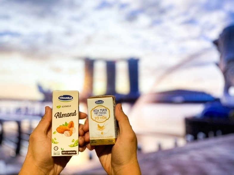 Vinamilk xuất khẩu sữa tươi chứa tổ yến đi Singapore, tiếp tục phát triển thị trường với phân khúc cao cấp Vinamilk xuất khẩu sữa tươi chứa tổ yến đi Singapore, tiếp tục phát triển thị trường với phân khúc cao cấp