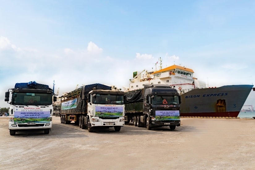 Vinamilk nhập khẩu hơn 2.100 bò sữa HF thuần chủng từ Mỹ về trang trại mới tại Quảng Ngãi Vinamilk nhập khẩu hơn 2.100 bò sữa HF thuần chủng từ Mỹ về trang trại mới tại Quảng Ngãi