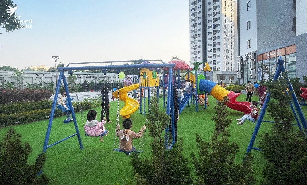 Không gian ngập trành sắc xanh tại “Khu vườn lớn” Le Grand Jardin. Không gian ngập trành sắc xanh tại “Khu vườn lớn” Le Grand Jardin.