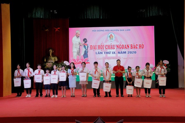 Bất chấp Covid-19, Apax Leaders vẫn trong top đầu thị phần tiếng Anh trẻ em Bất chấp Covid-19, Apax Leaders vẫn trong top đầu thị phần tiếng Anh trẻ em