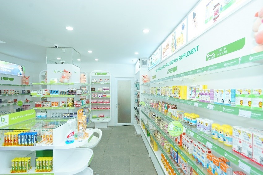 B&H sẽ tập trung cung cấp các dòng sản phẩm dược, dược mỹ phẩm, thực phẩm chức năng nổi tiếng đến từ Mỹ, Úc, Hàn Quốc, Nhật Bản v.v… B&H sẽ tập trung cung cấp các dòng sản phẩm dược, dược mỹ phẩm, thực phẩm chức năng nổi tiếng đến từ Mỹ, Úc, Hàn Quốc, Nhật Bản v.v…
