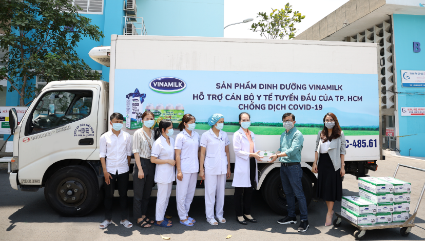 vinamilk ho tro 1 ty dong tang cuong san pham dinh duong cho cac y bac si va benh nhan benh vien bach mai