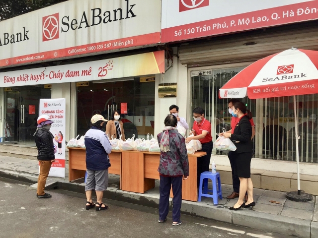 SeABank trao tặng 35,2 tấn gạo cho người nghèo trong mùa dịch COVID-19 seabank trao tang 352 tan gao cho nguo i nghe o trong mu a di ch covid 19
