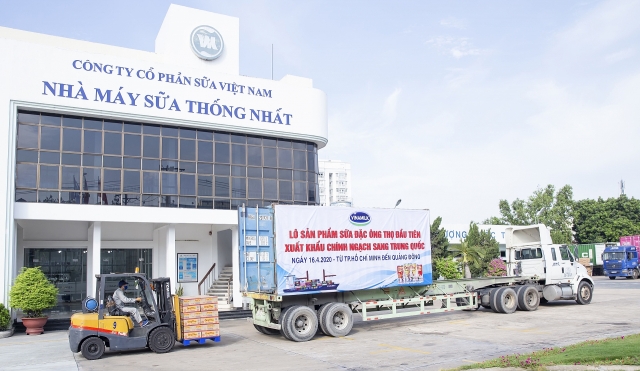 vuot tro ngai covid vinamilk xuat khau sua qua trung quoc