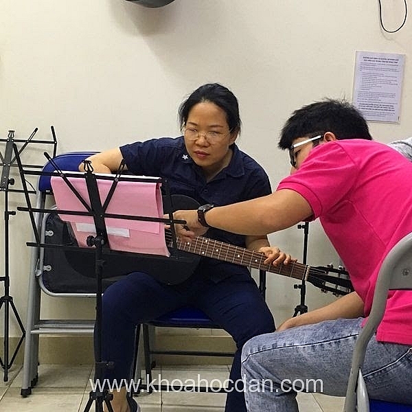 Trung tâm Âm Nhạc YAM - Nơi dạy đàn Guitar tốt nhất của bạn trung tam am nhac yam noi day dan guitar tot nhat cua ban
