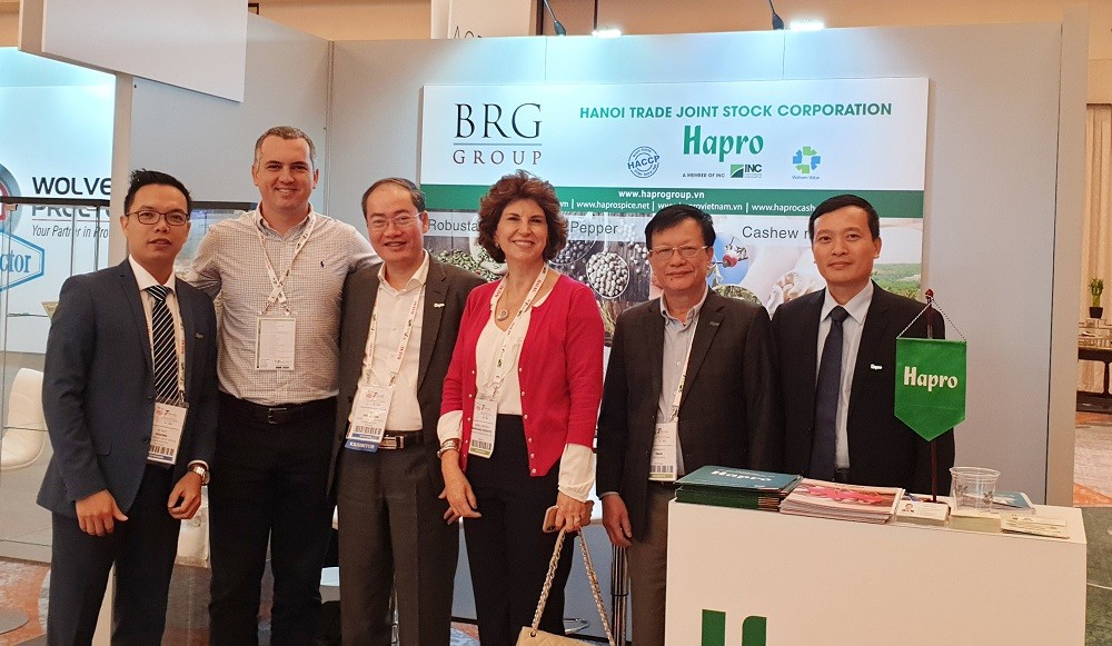Hapro đẩy mạnh giao thương với khách hàng nước ngoài tại các Hội chợ quốc tế đồng thời tích cực giao thương trực tuyến trong thời kỳ dịch bệnh covid-19. Hapro đẩy mạnh giao thương với khách hàng nước ngoài tại các Hội chợ quốc tế đồng thời tích cực giao thương trực tuyến trong thời kỳ dịch bệnh covid-19.