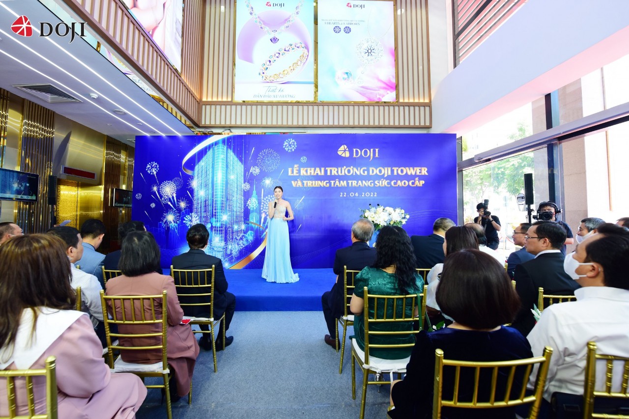 Buổi lễ khai trương diễn ra trang trọng, đánh dấu bước tiến quan trọng của DOJI tại thị trường TP HCM.