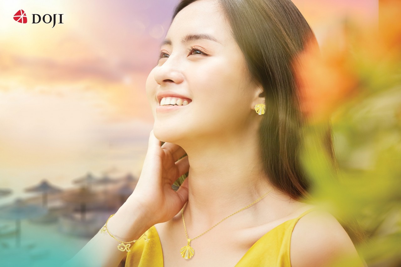 Vẻ đẹp huyền bí của biển cả được đưa vào trong các mẫu trang sức có thiết kế dẫn đầu xu hướng trong bộ sưu tập “Ocean Life” mang đến cho phụ nữ Việt vẻ đẹp gợi cảm, kiêu sa.