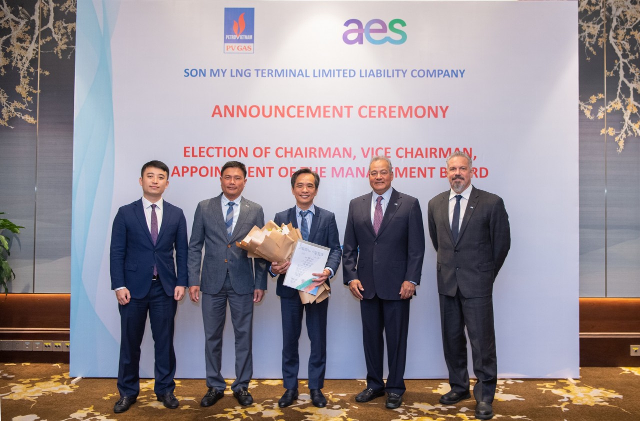 PV GAS và Tập đoàn AES công bố các quyết định nhân sự Công ty TNHH Kho cảng LNG Sơn Mỹ PV GAS và Tập đoàn AES công bố các quyết định nhân sự Công ty TNHH Kho cảng LNG Sơn Mỹ