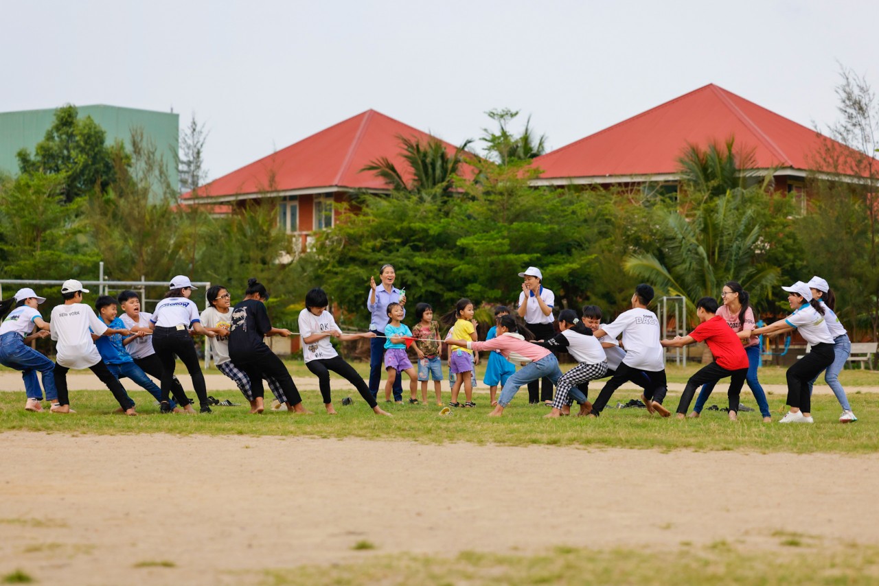 Hành trình năm thứ 15 của quỹ sữa vươn cao Việt Nam khởi động, mang sữa đến cho 21.000 trẻ em Hành trình năm thứ 15 của quỹ sữa vươn cao Việt Nam khởi động, mang sữa đến cho 21.000 trẻ em