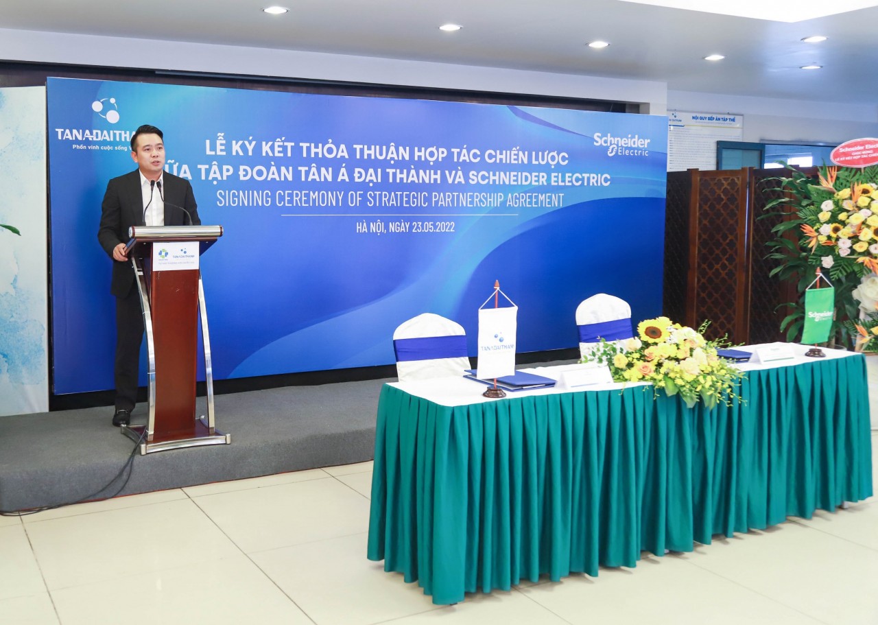 Ông Nguyễn Duy Chính, Tổng Giám đốc Tập đoàn Tân Á Đại Thành phát biểu tại sự kiện. Ông Nguyễn Duy Chính, Tổng Giám đốc Tập đoàn Tân Á Đại Thành phát biểu tại sự kiện.
