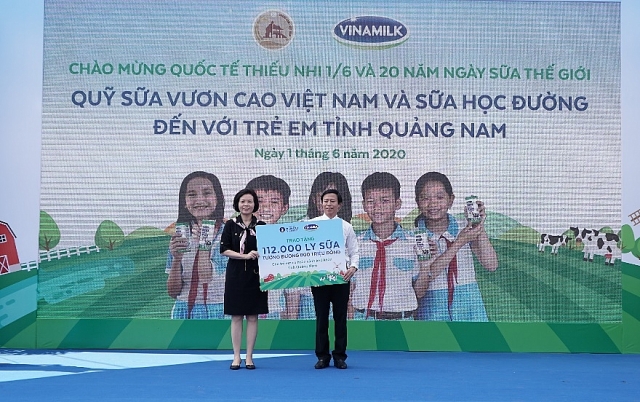 vinamink mang niem vui uong sua den voi tre em quang nam thong qua quy sua vuon cao viet nam va chuong trinh sua hoc duong