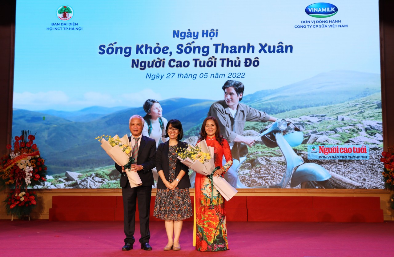 Vinamilk khởi động chuỗi ngày hội "Sống khỏe, sống thanh xuân" hướng đến người cao tuổi cả nước Vinamilk khởi động chuỗi ngày hội "Sống khỏe, sống thanh xuân" hướng đến người cao tuổi cả nước