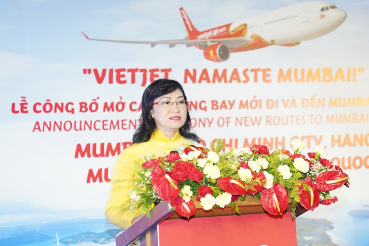 Bà Phan Thị Thắng, Phó chủ tịch UBND Tp.Hồ Chí Minh phát biểu tại buổi lễ nhân chuyến thăm chính thức của lãnh đạo Tp.Hồ Chí Minh đến Tp.Mumbai dịp kỷ niệm 50 năm quan hệ ngoại giao Việt Nam và Ấn Độ. Bà Phan Thị Thắng, Phó chủ tịch UBND Tp.Hồ Chí Minh phát biểu tại buổi lễ nhân chuyến thăm chính thức của lãnh đạo Tp.Hồ Chí Minh đến Tp.Mumbai dịp kỷ niệm 50 năm quan hệ ngoại giao Việt Nam và Ấn Độ.