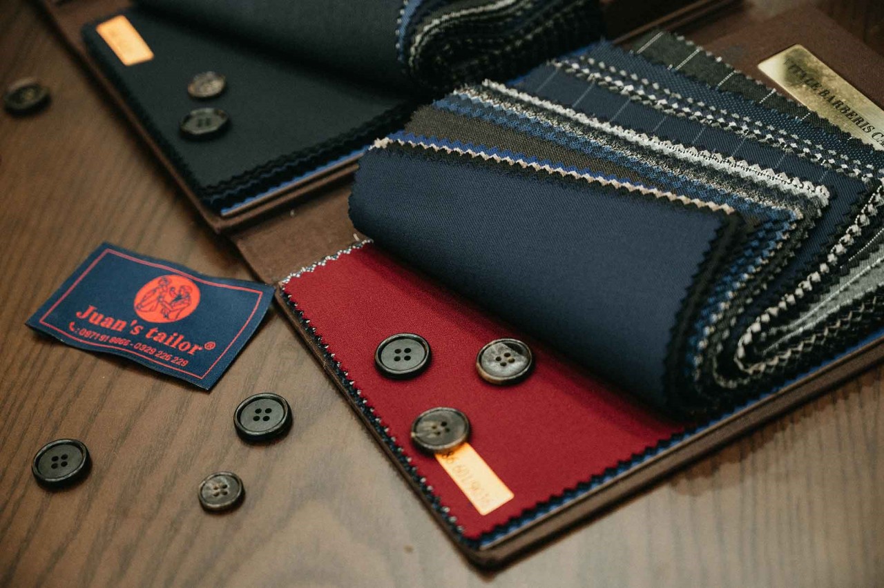 NTK Nguyễn Công Hoan chia sẻ những yếu tố khác biệt tại Juan's Tailor so với may đo truyền thống NTK Nguyễn Công Hoan chia sẻ những yếu tố khác biệt tại Juan's Tailor so với may đo truyền thống