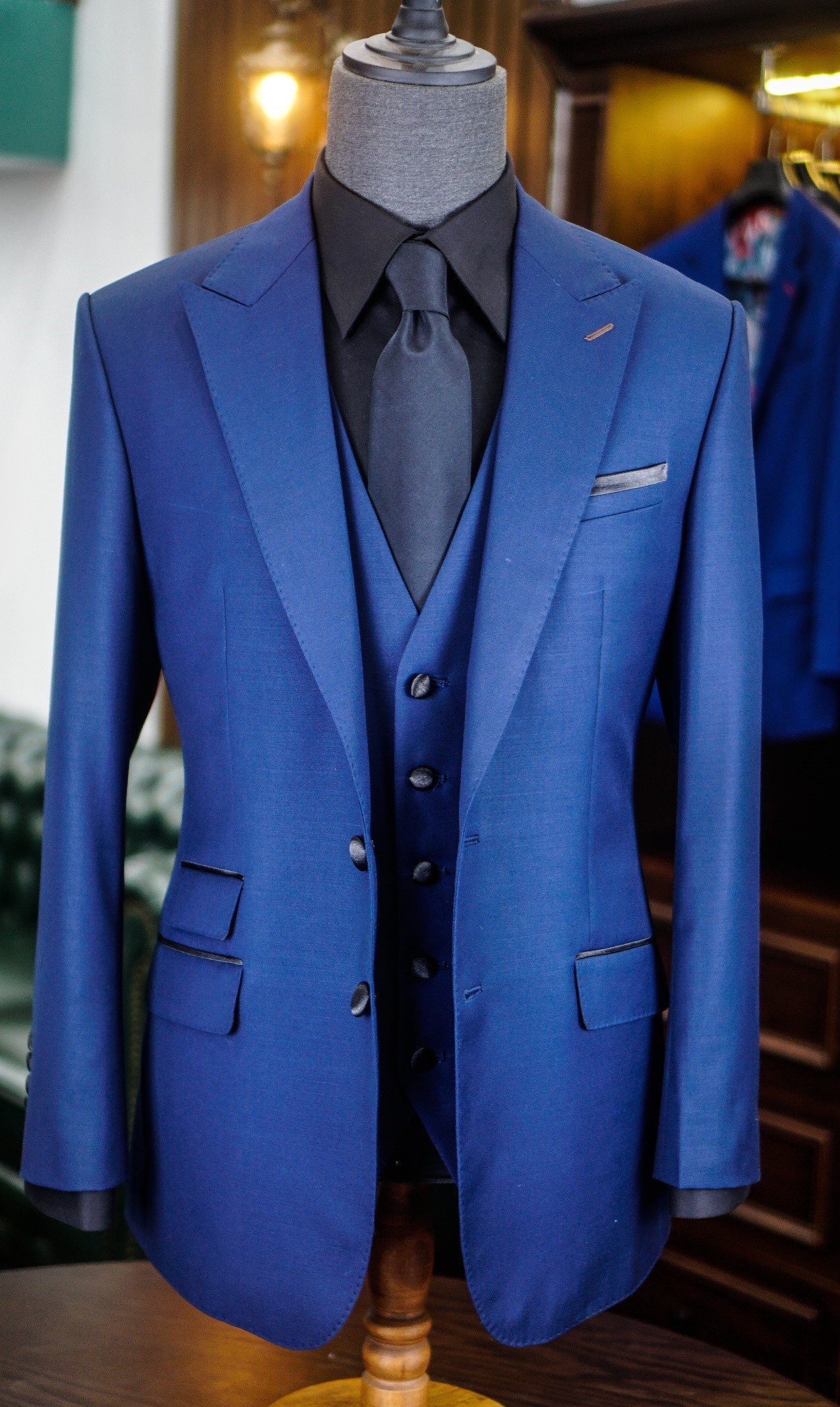 NTK Nguyễn Công Hoan chia sẻ những yếu tố khác biệt tại Juan's Tailor so với may đo truyền thống NTK Nguyễn Công Hoan chia sẻ những yếu tố khác biệt tại Juan's Tailor so với may đo truyền thống
