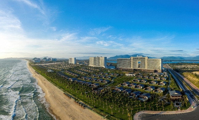 Hai khu nghỉ dưỡng Movenpick Resort Cam Ranh và Radisson Blu Resort Cam Ranh 4050 l2
