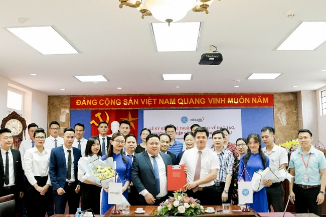 Lễ ký kết thoả thuận hợp tác giữa Hừng Đông Grourp với Trường ĐH Kinh tế và Quản trị kinh doanh (ĐH Thái Nguyên) 2429 f1